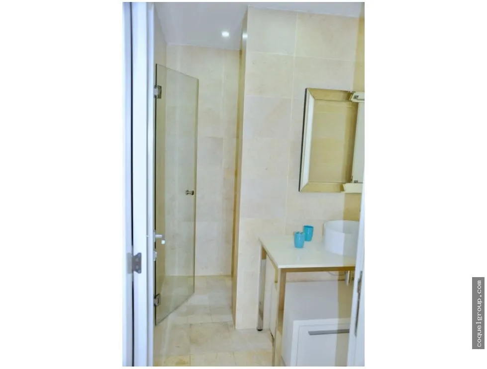 ALQUILER DE APARTAMENTO AMOBLADO FRENTE AL MAR PH YOO .AV BALBOA