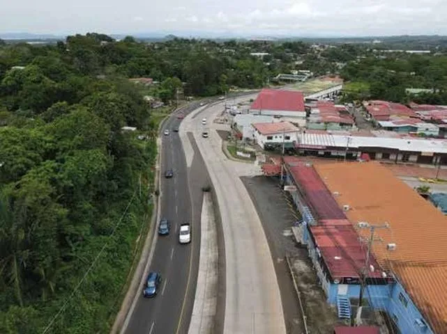 Land in Arraijan, Pan-American Highway