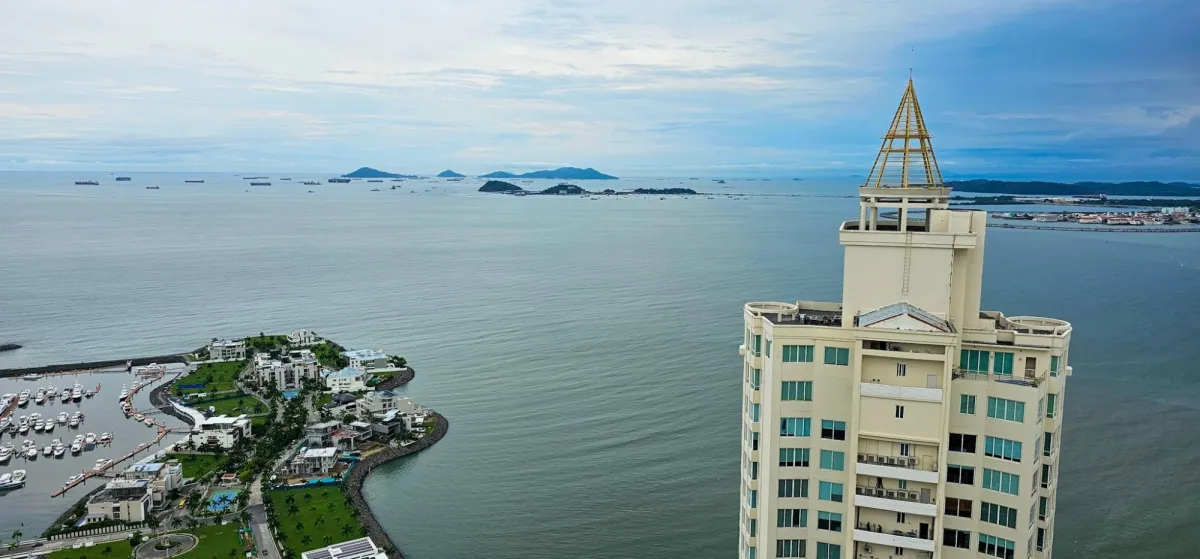 SALE - OCEANFRONT PENTHOUSE PUNTA PACIFICA- 539 M2