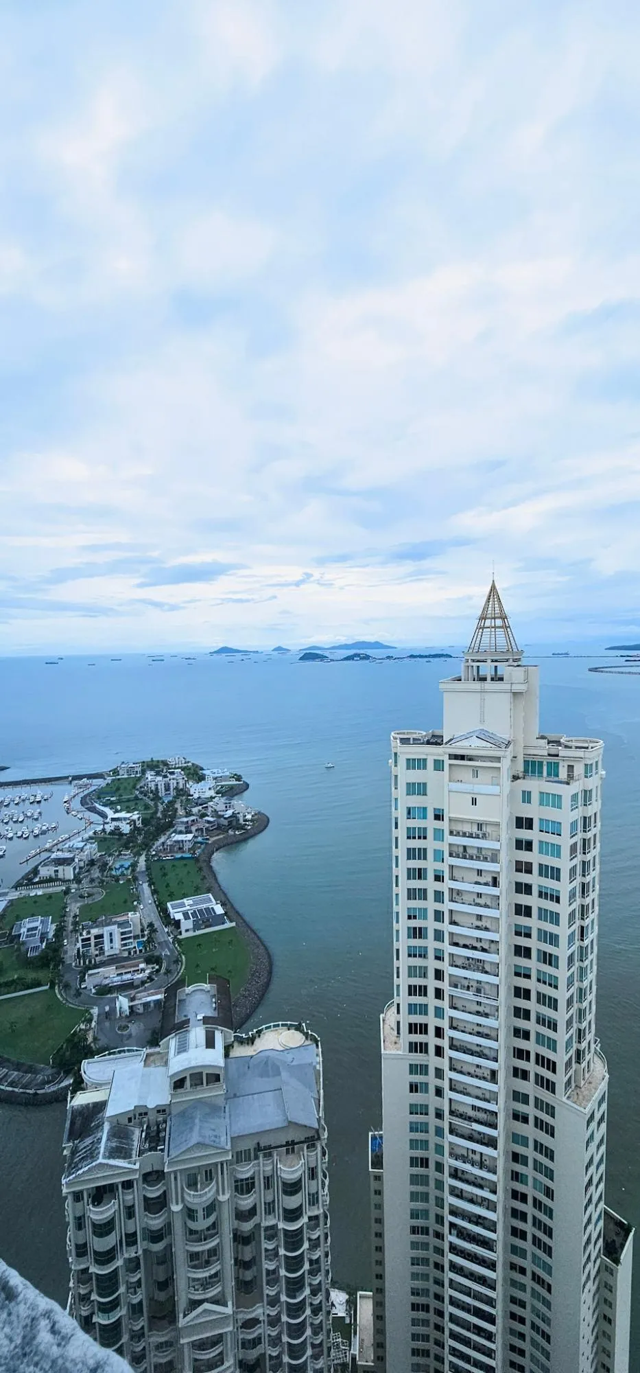 SALE - OCEANFRONT PENTHOUSE PUNTA PACIFICA- 539 M2