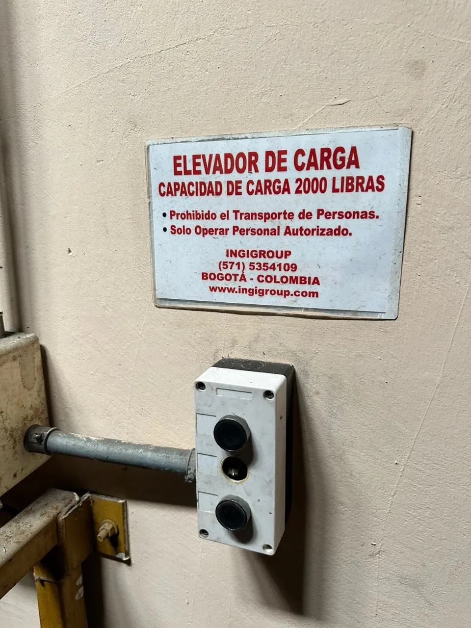Entrepôt à El Crisol à louer