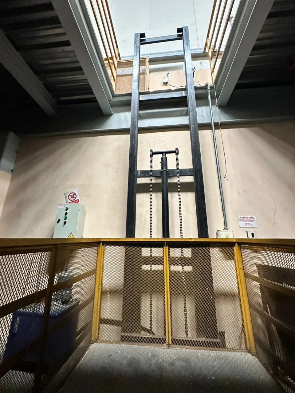 Entrepôt à El Crisol à louer