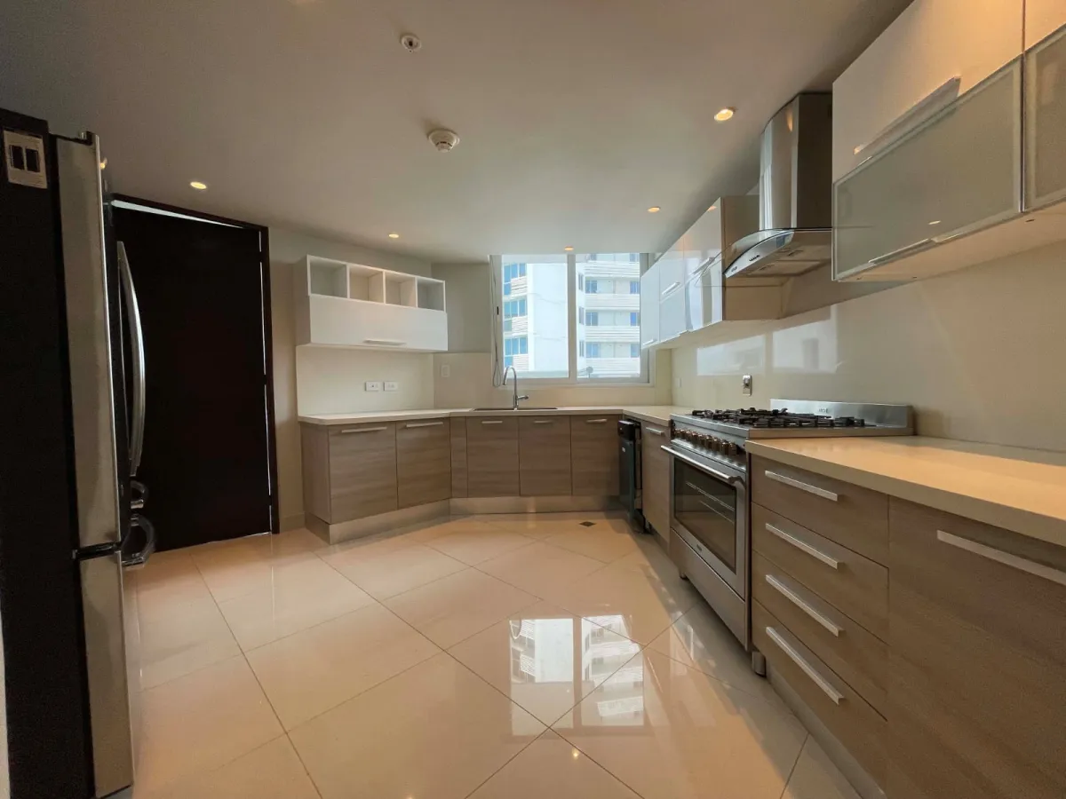 Venta de Exclusivo Apartamento Amoblado en Costa del Este en The Regent