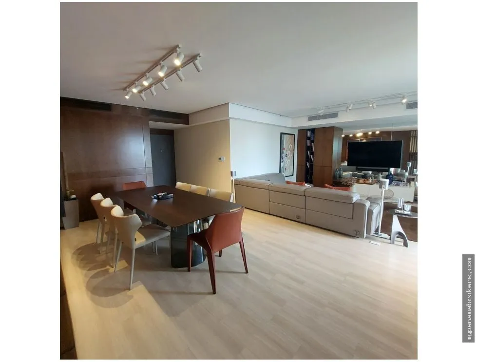 Apartamento en venta en Luxor 300