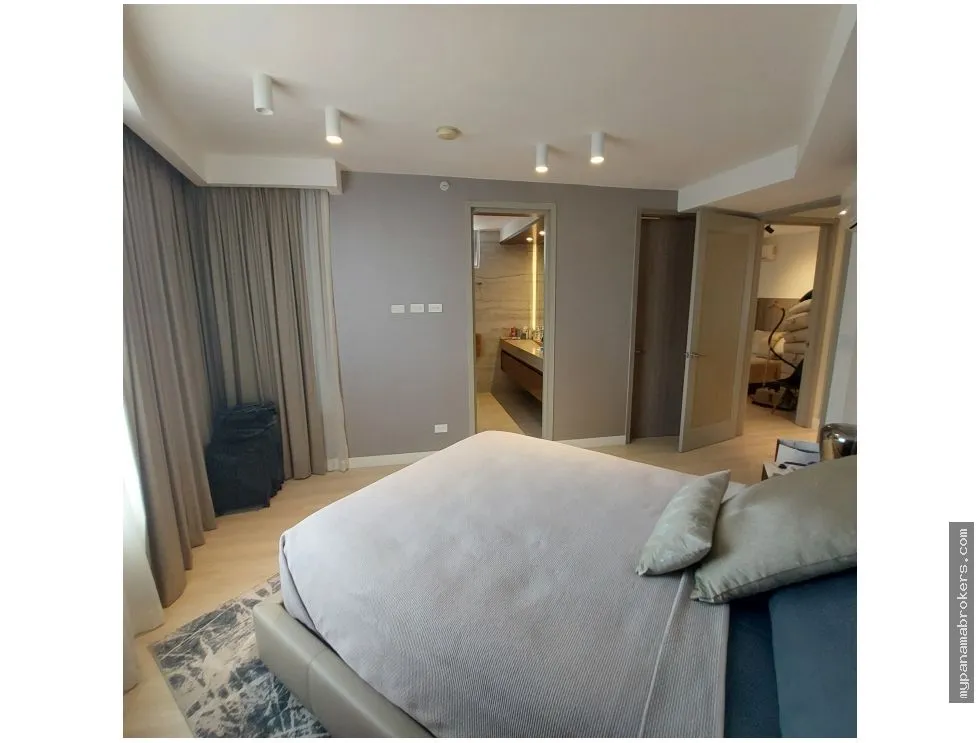 Apartamento en venta en Luxor 300