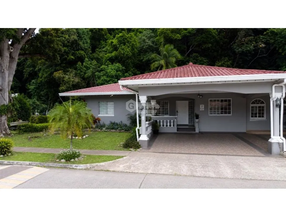 ANCON / ALBROOK / 742M / 4 BEDROOMS / 3 BATHROOMS / PATIO / GARDEN