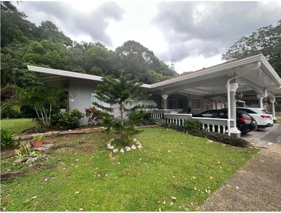 ANCON / ALBROOK / 742M / 4 BEDROOMS / 3 BATHROOMS / PATIO / GARDEN