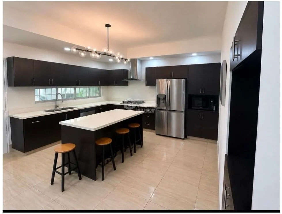 ANCON / ALBROOK / 742M / 4 BEDROOMS / 3 BATHROOMS / PATIO / GARDEN