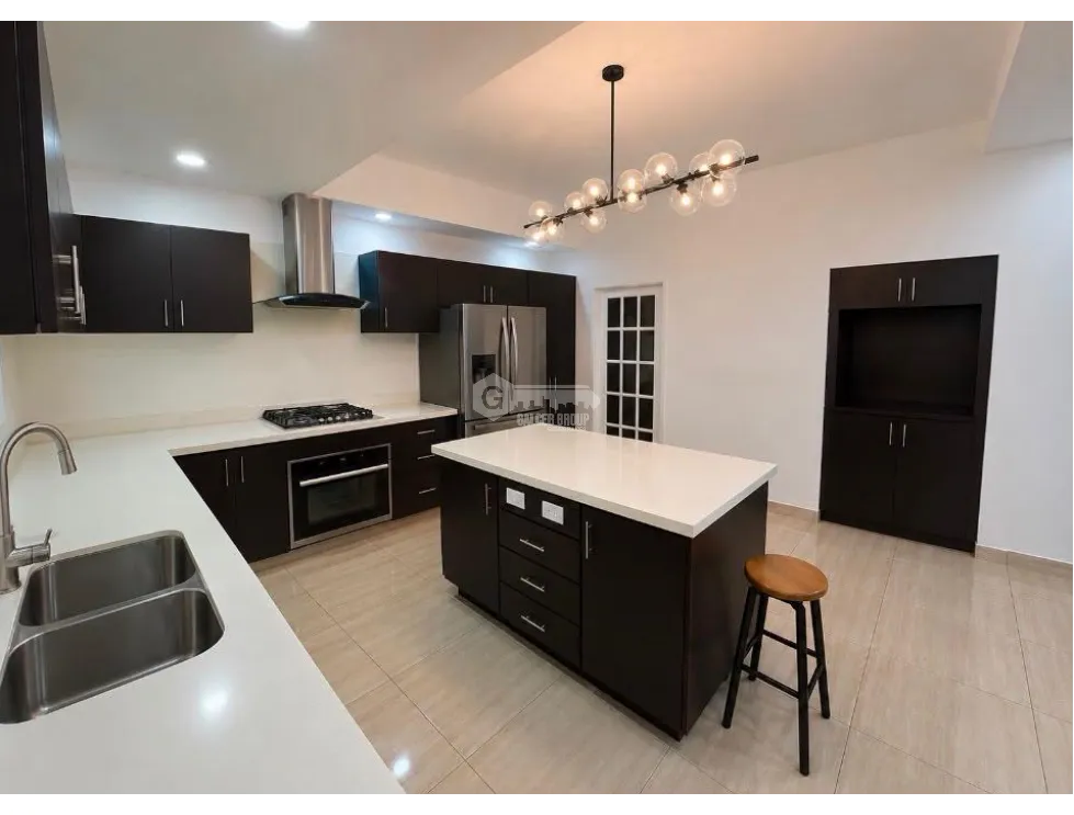 ANCON / ALBROOK / 742M / 4 BEDROOMS / 3 BATHROOMS / PATIO / GARDEN