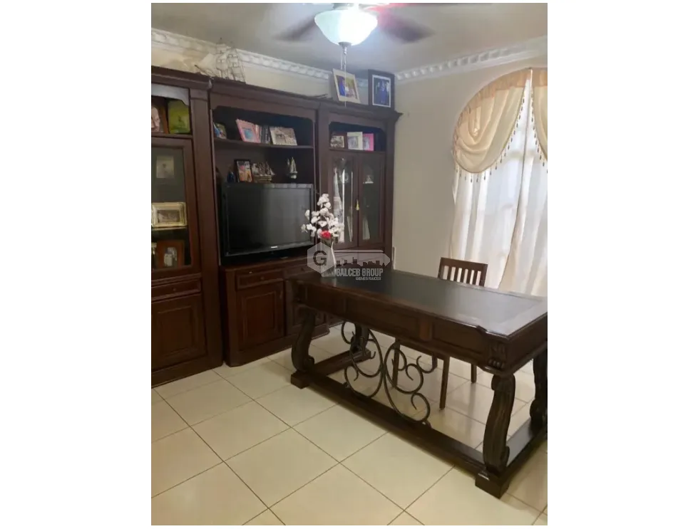 Дом в Villa Lucre на продажу