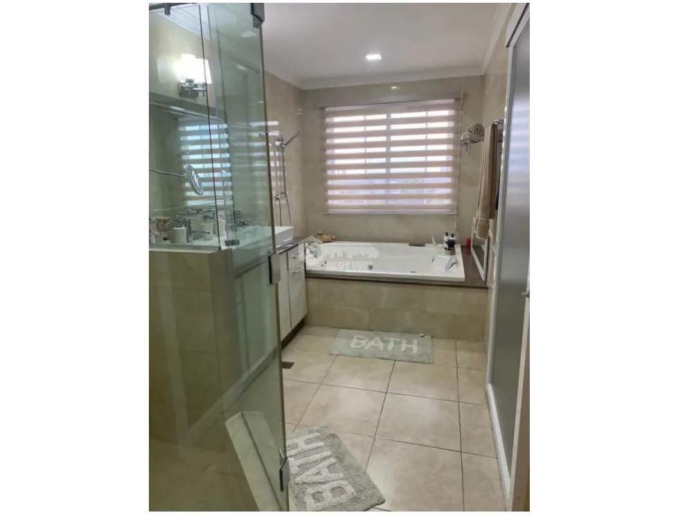 Дом в Villa Lucre на продажу