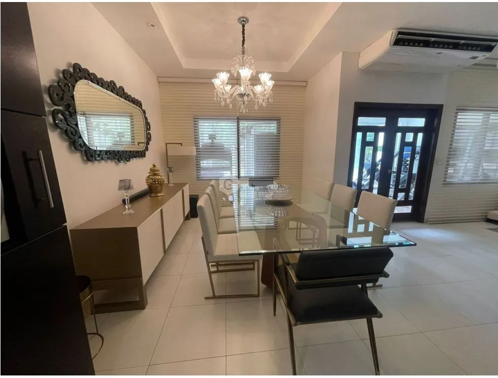 Single Family House for sale in Costa Sur
