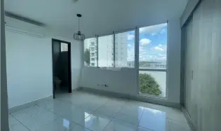 Apartment for sale in Edison Park