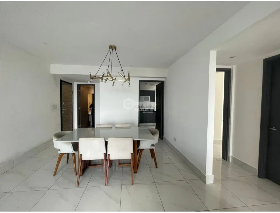 Apartment for sale in Edison Park