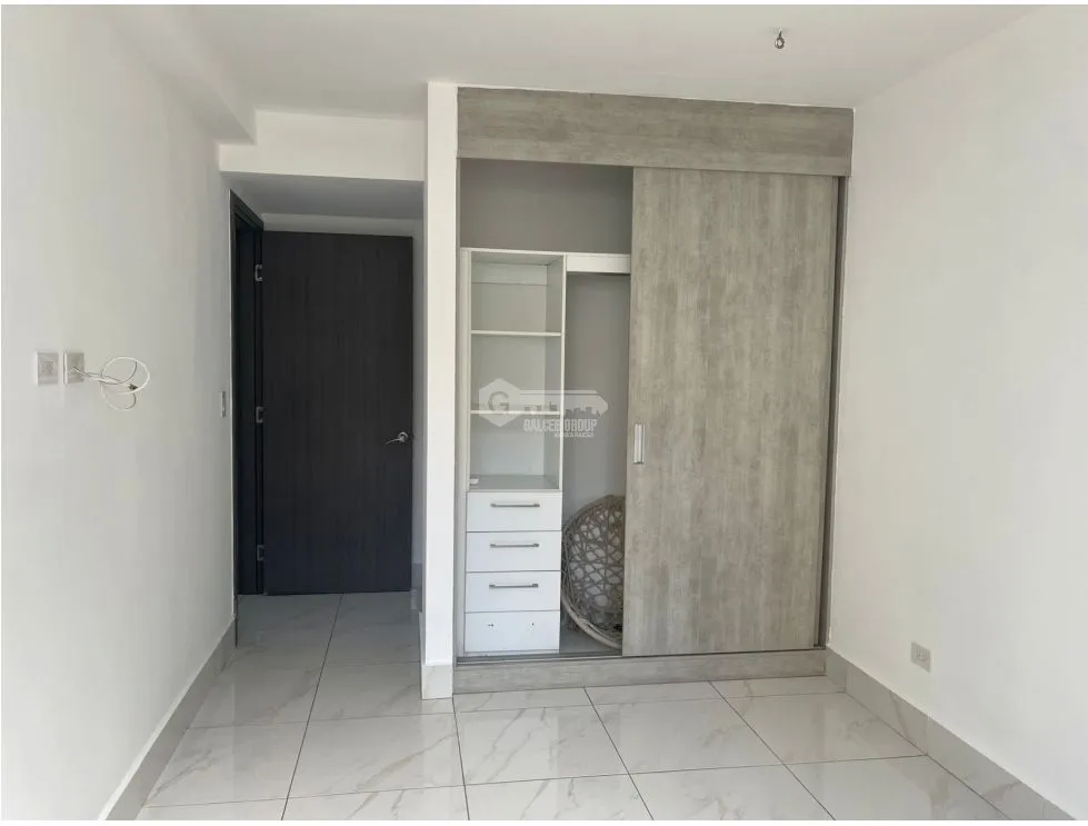 Apartment for sale in Edison Park
