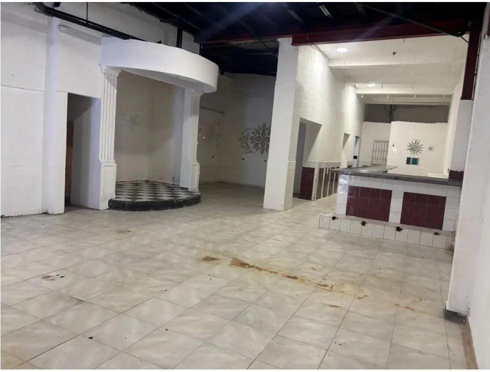 Espace commercial à Casco Viejo à louer