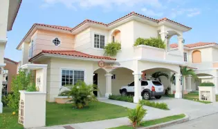 COSTA SUR / VILLA VALENCIA / 369M / 4 HABITACION / 2 NIVELES / PISCINA