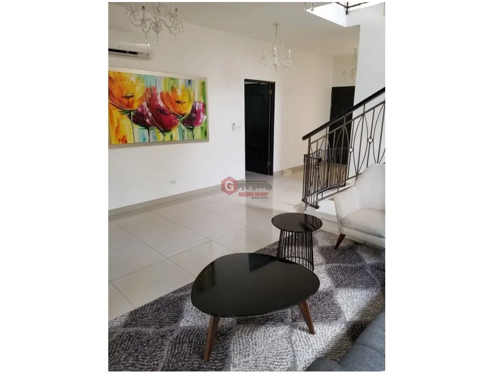 COSTA SUR / VILLA VALENCIA / 369M / 4 HABITACION / 2 NIVELES / PISCINA