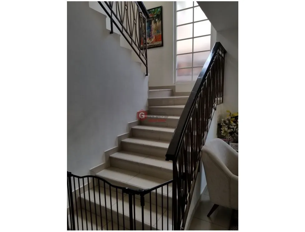 COSTA SUR / VILLA VALENCIA / 369M / 4 HABITACION / 2 NIVELES / PISCINA