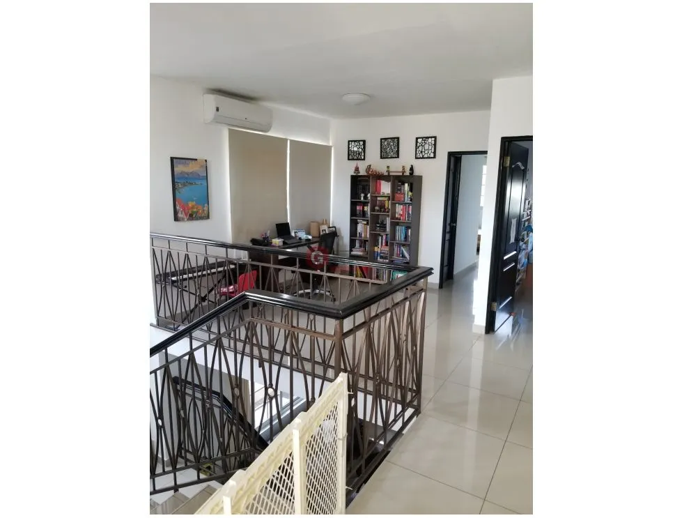 COSTA SUR / VILLA VALENCIA / 369M / 4 HABITACION / 2 NIVELES / PISCINA