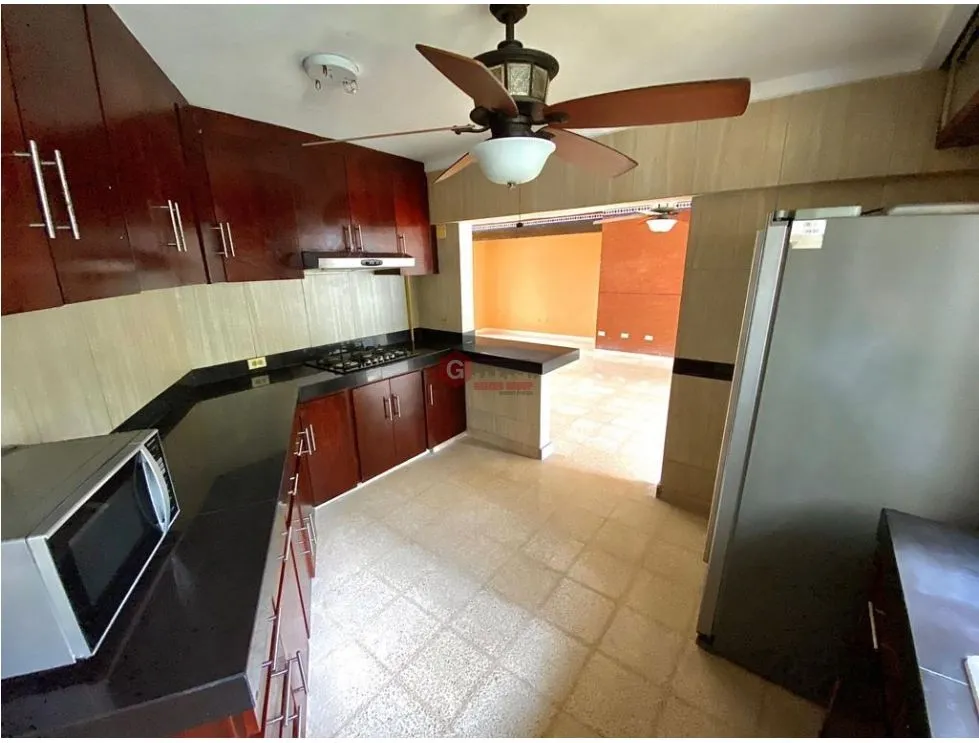 PUNTA PAITILLA / EDIFICIO LAS PERLAS / 250m / 3 HABITACIONES / 2 BAÑOS