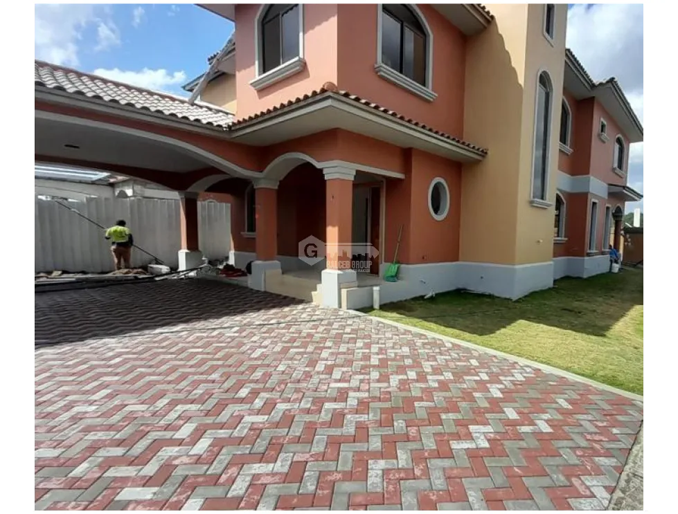 Single Family House for sale in Costa Sur