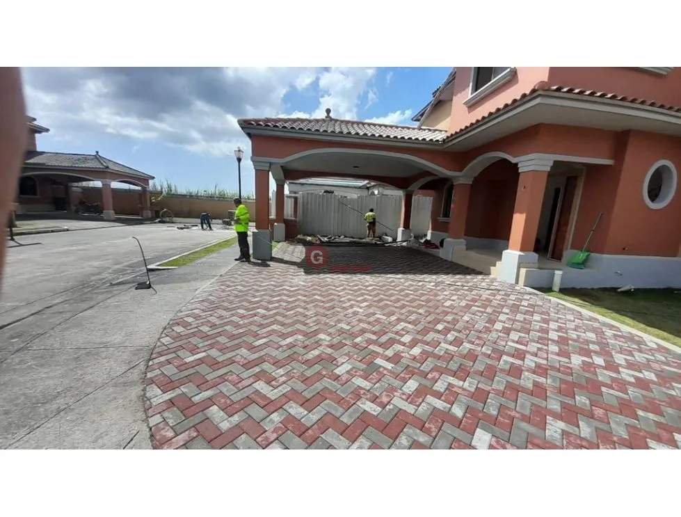 Single Family House for sale in Costa Sur