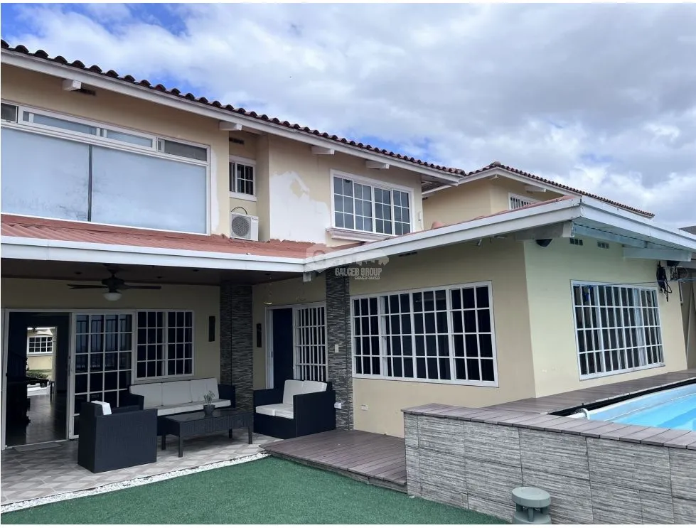 VILLA LUCRE / PH ALTOS DE SAN RAFAEL /  REMODELADA / 290M2