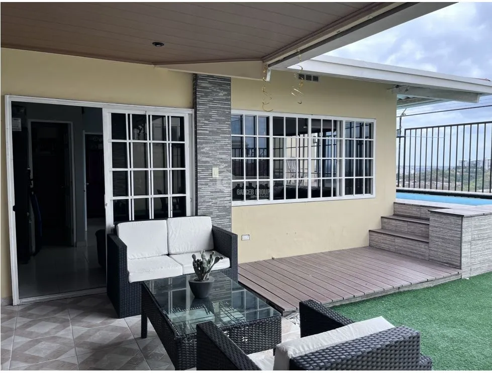 VILLA LUCRE / PH ALTOS DE SAN RAFAEL /  REMODELADA / 290M2