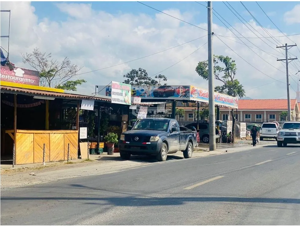 COMMERCIAL LAND FOR SALE RM1 ZONING ON 24 DE DICIEMBRE FOR DEVELOPMENT