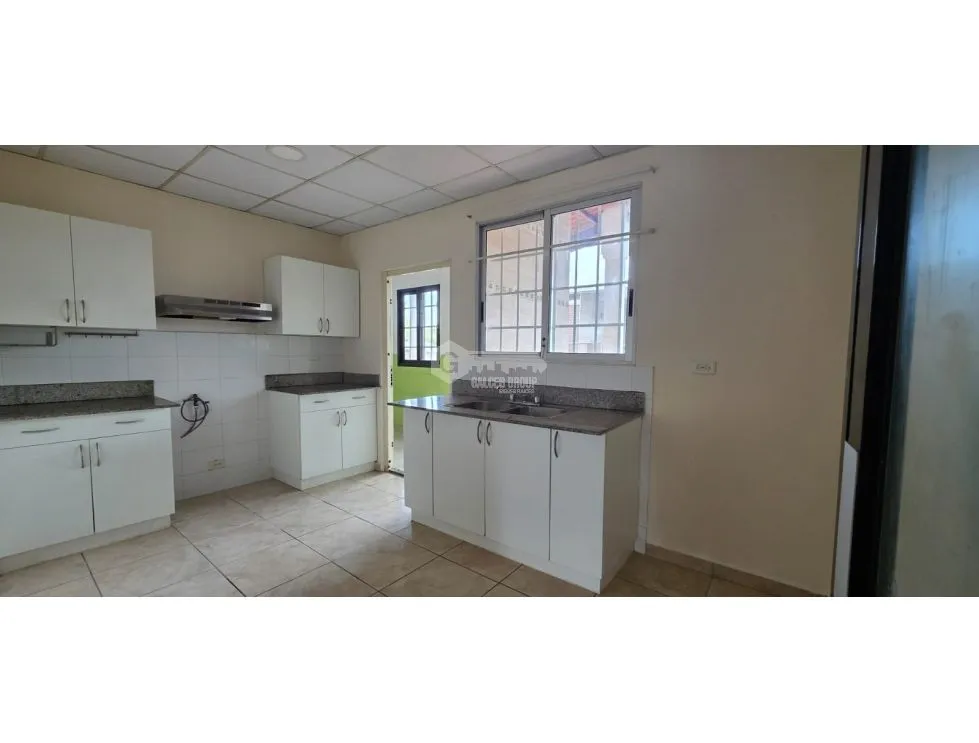 ARRAIJAN / BRISAS DEL GOLF / 3 BEDROOM / 315M / TERRACE / UNFURNISHED