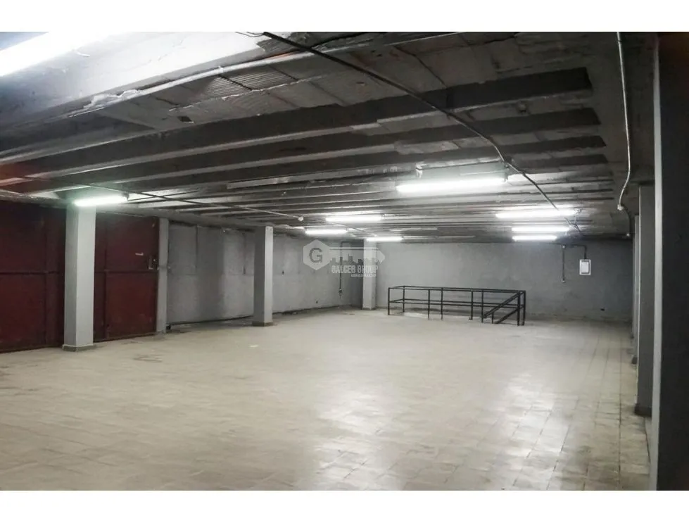 COMMERCIAL WAREHOUSE RENTAL IN CALIDONIA WITH 3 LEVELS AND ELEVATOR