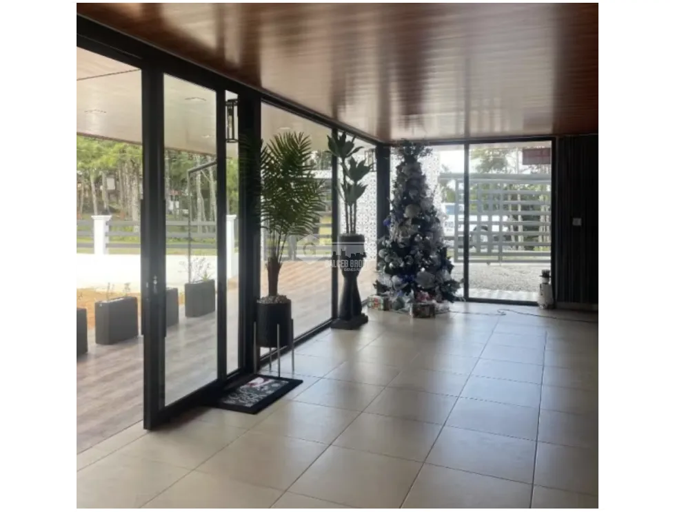 ALTOS DE CERRO AZUL / 300M / 5 HABITACION / 6 PARKING / DOS NIVELES