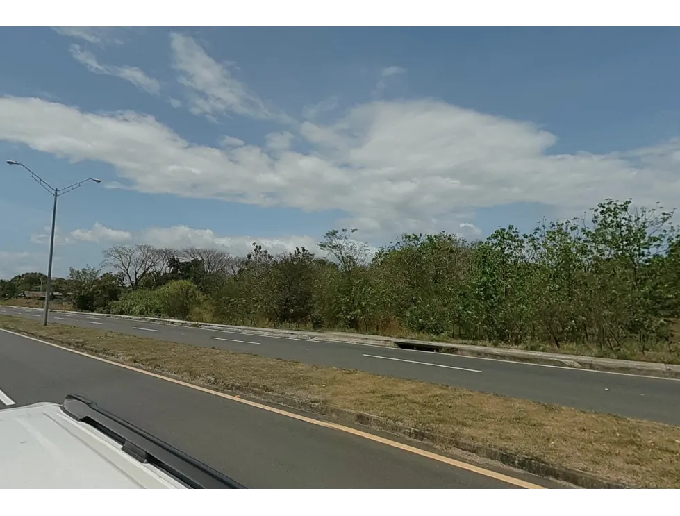 LA MESA DE VERAGUAS / COMMERCIAL LAND / 15000M / INTER-AMERICAN HIGHWAY