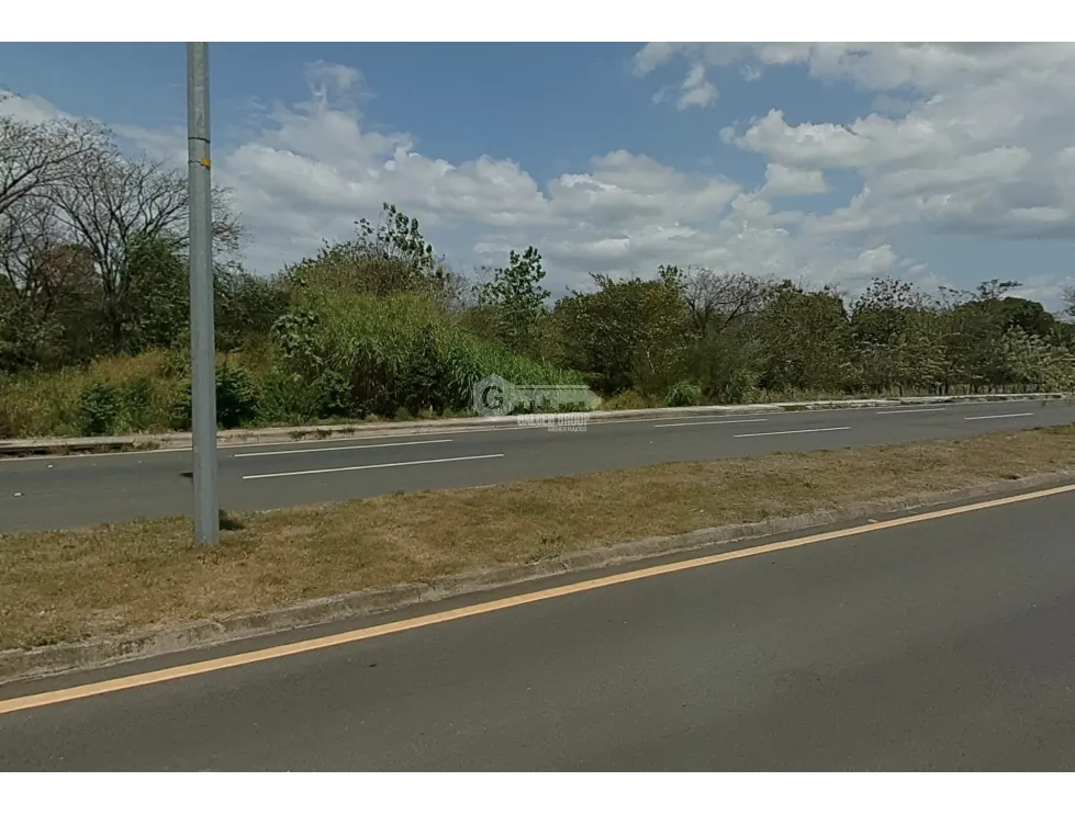 LA MESA DE VERAGUAS / COMMERCIAL LAND / 15000M / INTER-AMERICAN HIGHWAY