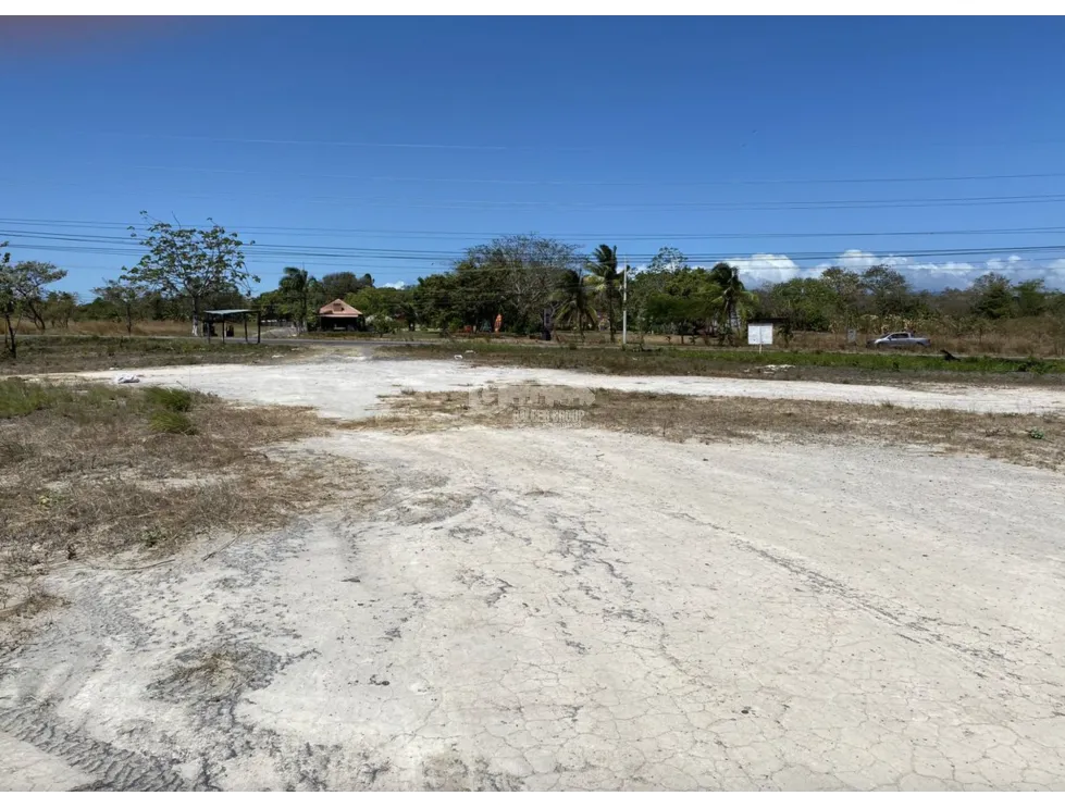 FLAT LAND FOR SALE IN SAN CARLOS FACING THE INTERAMERICAN HIGHWAY