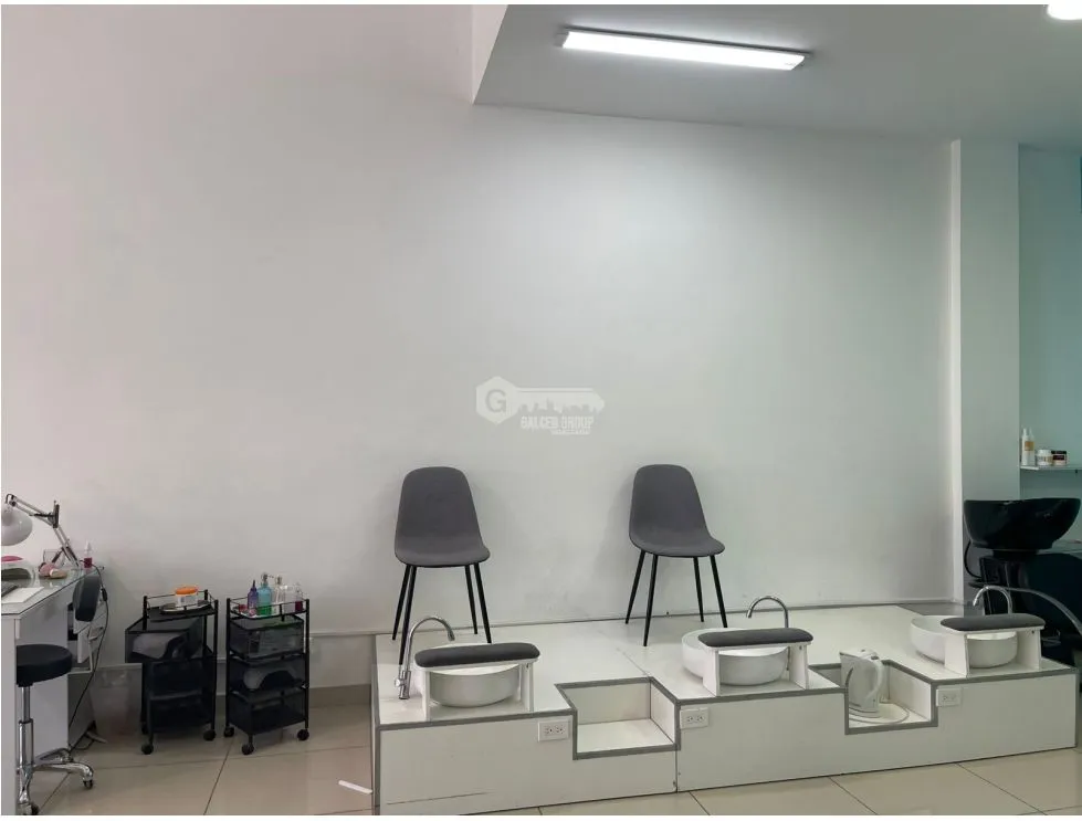 Espace commercial à Condado del Rey à louer