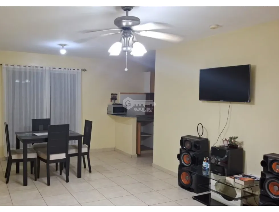 SE VENDE CASA EN CHORRERA LOS ALMENDROS DE 180M CON TERRAZA