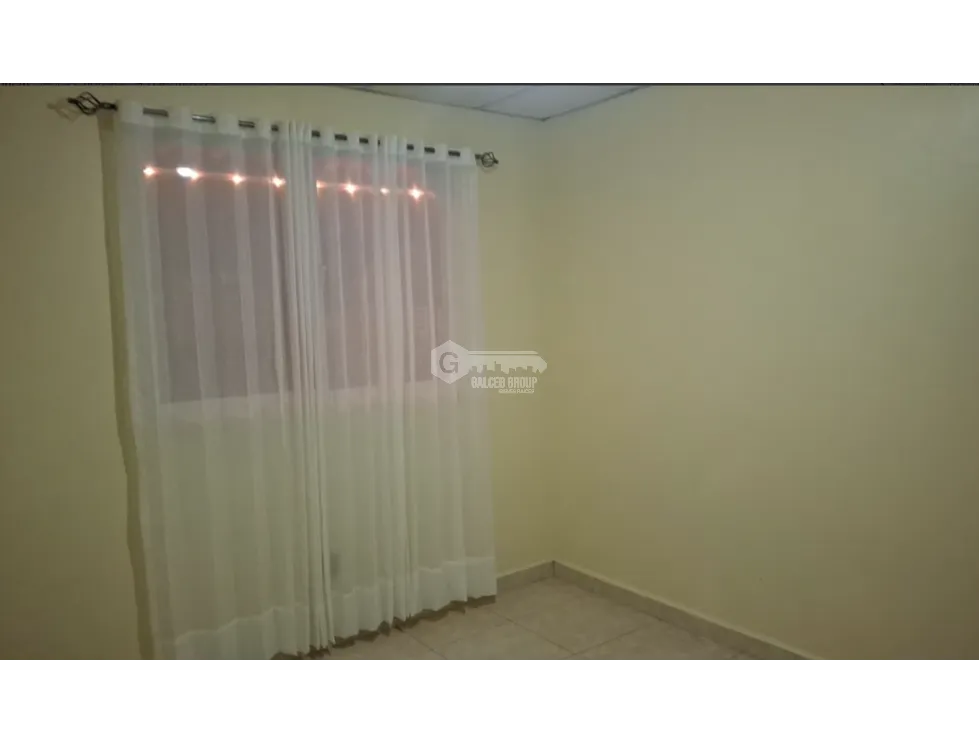 SE VENDE CASA EN CHORRERA LOS ALMENDROS DE 180M CON TERRAZA