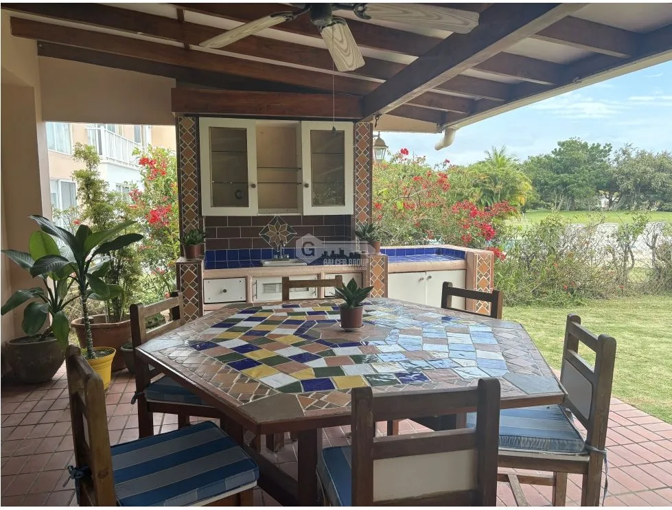 Single Family House for sale in Farallon