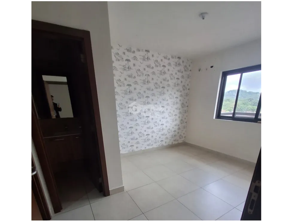 ANCON / EMBASSY VILLAGE / 210M / 3 HABITACION / 2 PARKING / BALCON
