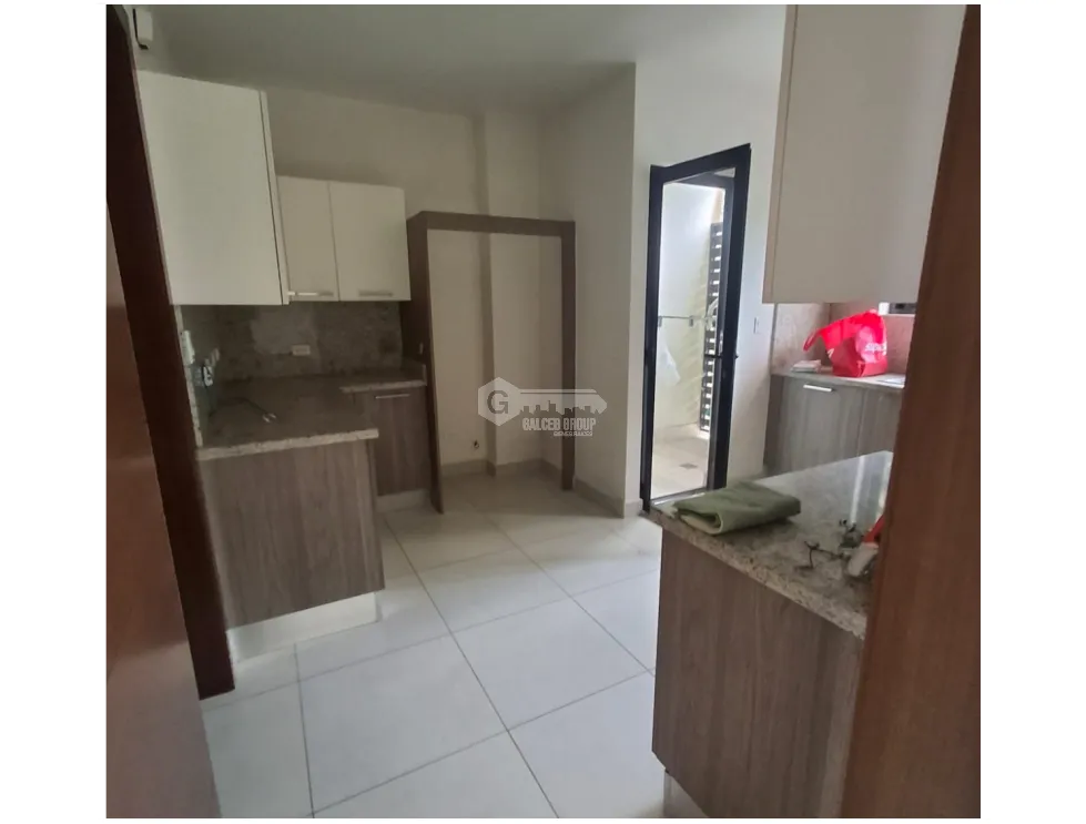 ANCON / EMBASSY VILLAGE / 210M / 3 HABITACION / 2 PARKING / BALCON
