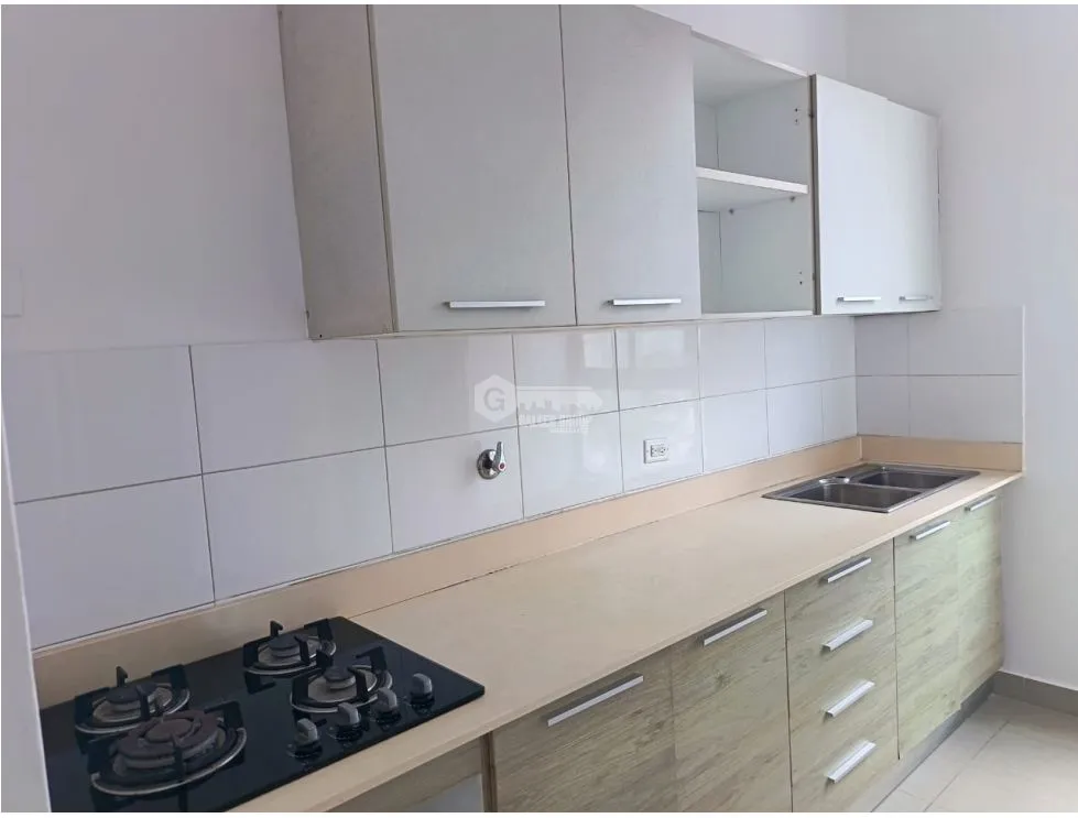 EL CARMEN / RAINBOW TOWERS / 98M / 3 BEDROOM / 2 PARKING / BALCONY