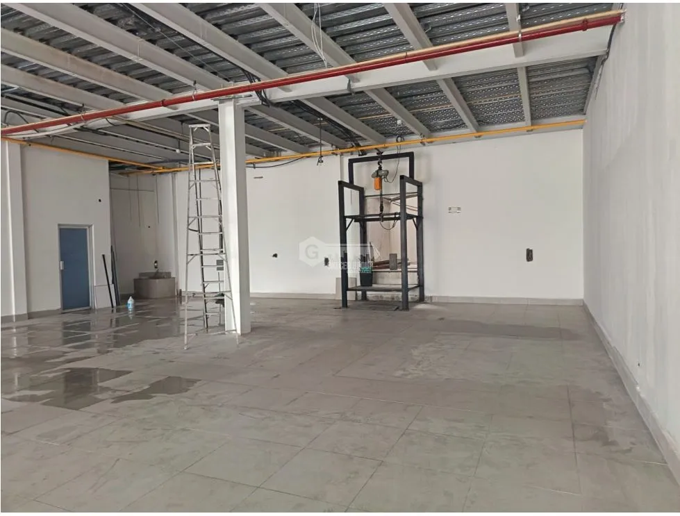 LLANO BONITO / PLAZA DEL ESTE CENTER / 550M / COMMERCIAL SPACE WITH WAREHOUSE