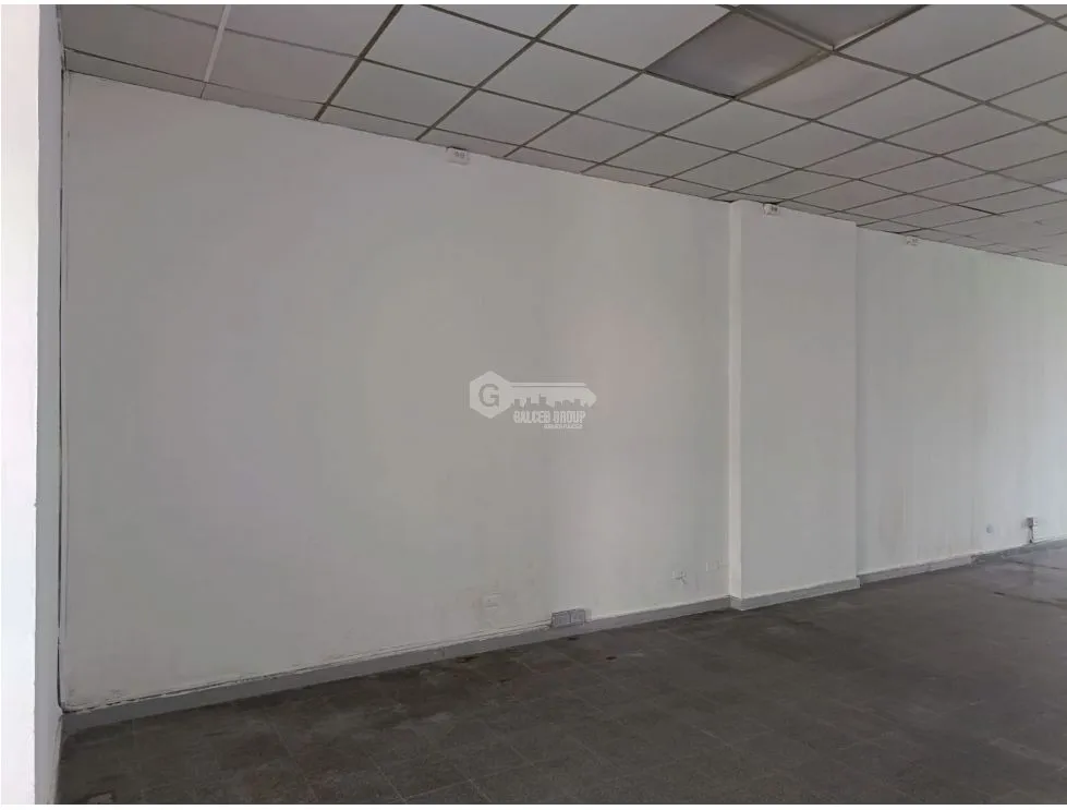 TUMBA MUERTO / PLAZA SIGLO 21 / 100M / MID-FLOOR / SPACIOUS SPACE