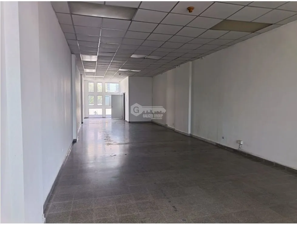 TUMBA MUERTO / PLAZA SIGLO 21 / 100M / MID-FLOOR / SPACIOUS SPACE