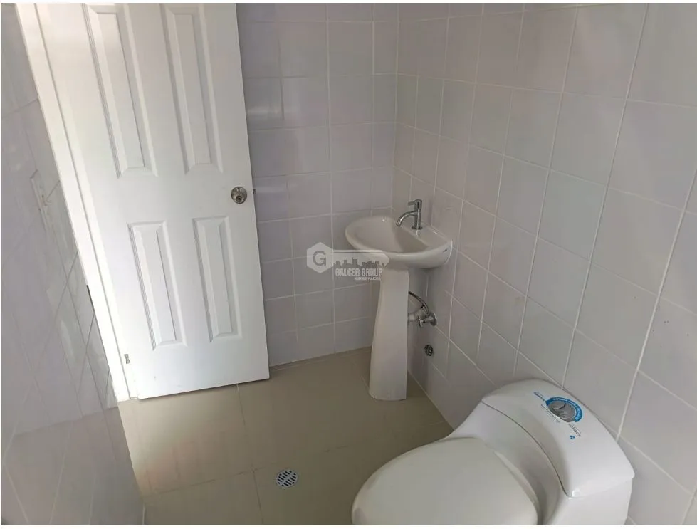 TUMBA MUERTO / PLAZA SIGLO 21 / 44M / ON MAIN ROAD / SPACIOUS SPACE