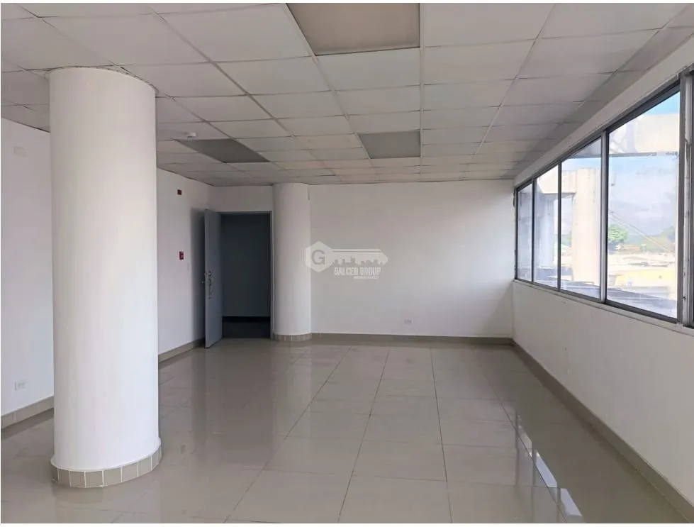 PLAZA SIGLO 21 / TUMBA MUERTO / 67M / OPEN FLOOR PLAN / STREET FRONTAGE