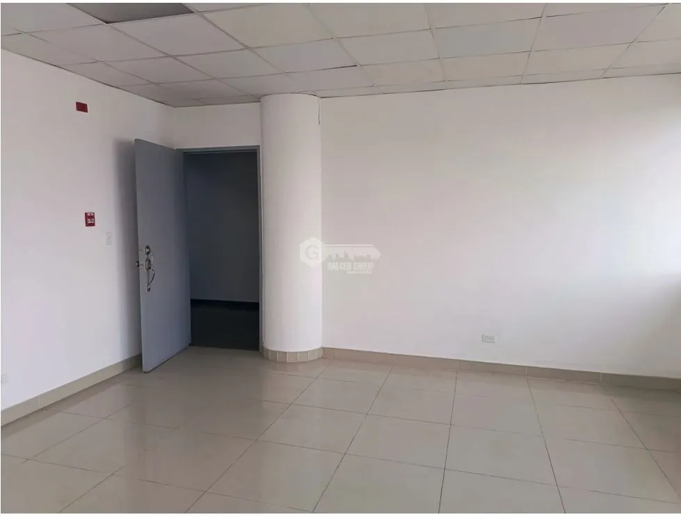 PLAZA SIGLO 21 / TUMBA MUERTO / 67M / OPEN FLOOR PLAN / STREET FRONTAGE