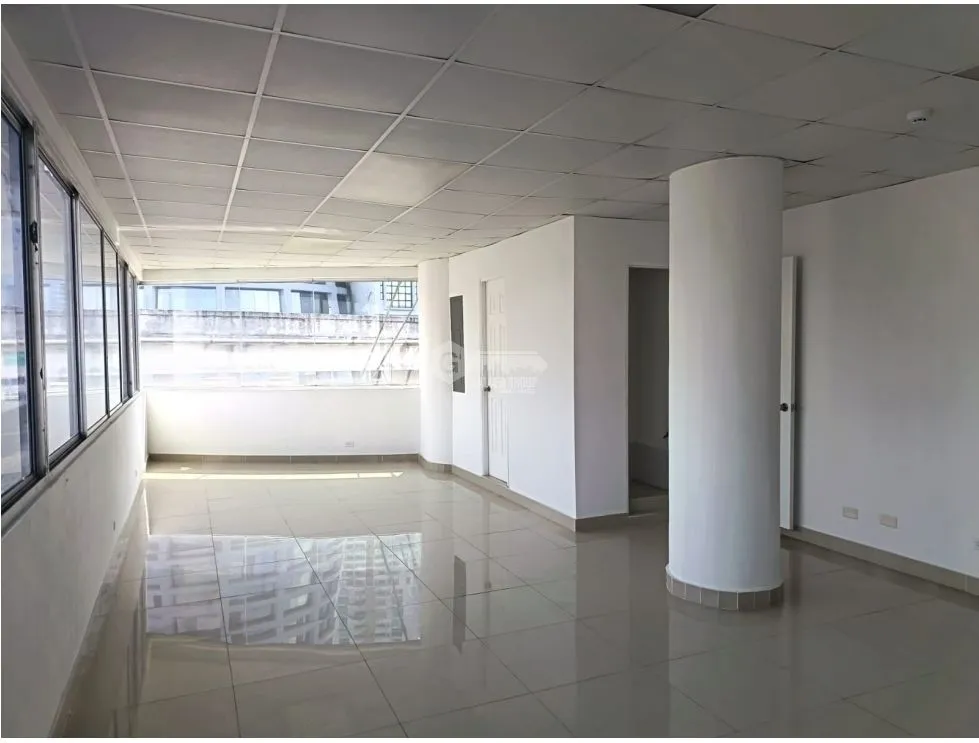 PLAZA SIGLO 21 / TUMBA MUERTO / 67M / OPEN FLOOR PLAN / STREET FRONTAGE